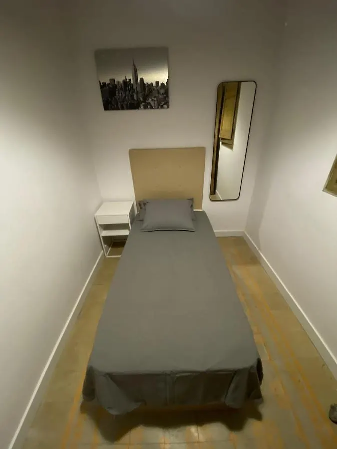 Spacious Modern Apartment In The Vibrant El Raval 巴塞罗那 0*,